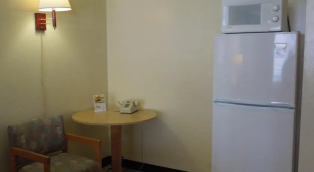 Sunshine Inn & Suites, Забронировать Отель Вирджиния-Бич Виргиния
