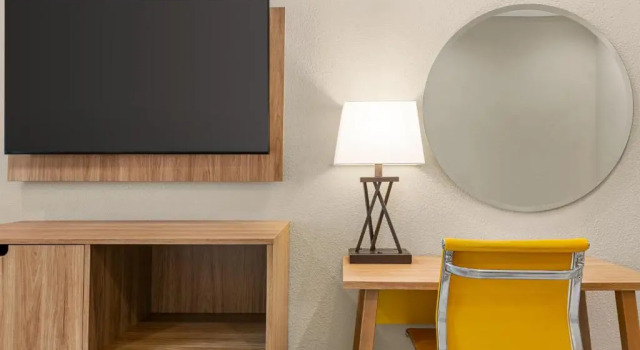 Двухместный номер Standard Days Inn & Suites by Wyndham Tomball Houston NW