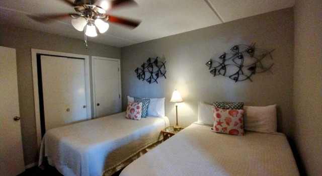 Beachview 206 Minium 2 Bedroom Condo by RedAwning
