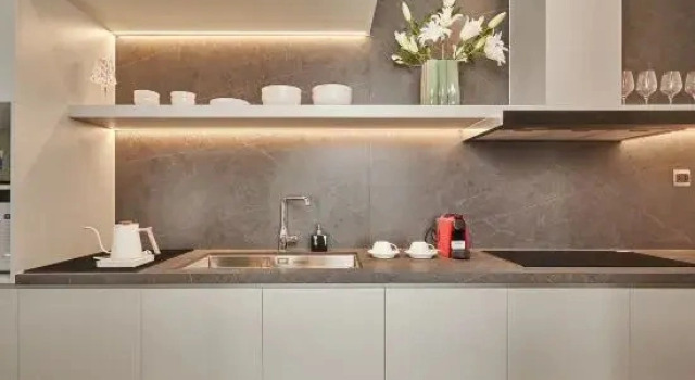 Полулюкс с балконом и с видом на город Signature by M Village Hai Bà Trưng, a brand of Modern Village Lifestyle