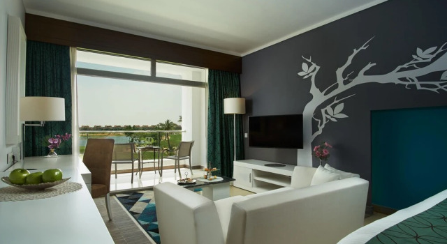 Mövenpick Resort & Golf Einbay, Rezerwuj Ośrodek wypoczynkowy Ajn Suchna Suez
