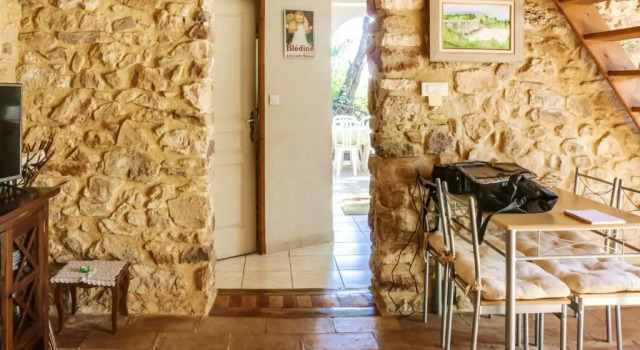 Maison d'une chambre avec piscine partagee terrasse amenagee et wifi a Pougnadoresse, Book Hotel Hotels in Pougnadoresse with a Pool, Swimming Pool