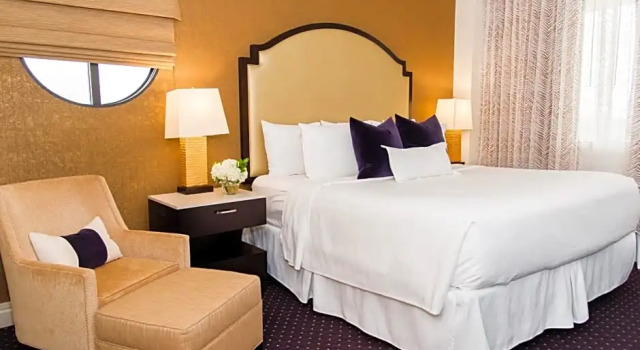 Люкс Deluxe The Cook Hotel and Conference Center at LSU