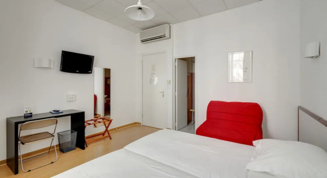 Трёхместный семейный номер Standard Hotel dAngleterre