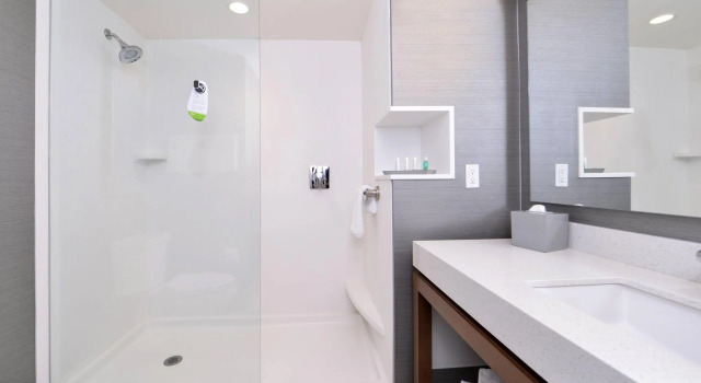 Номер Deluxe Courtyard by Marriott Saskatoon Airport