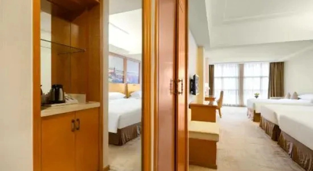 Номер Deluxe с панорамным видом Vienna Hotel Shenzhen Shiyan Bus Station
