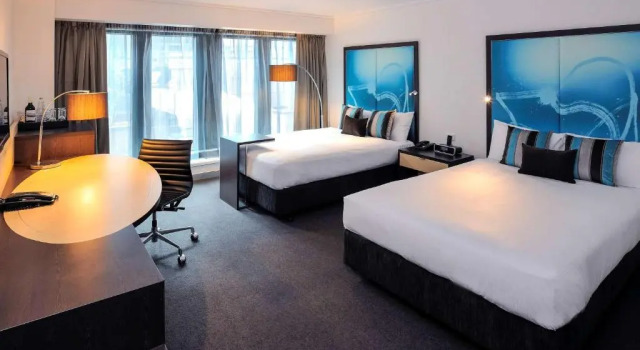 Четырёхместный номер Deluxe Novotel Melbourne On Collins