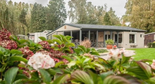 Шале Prachtige Chalet Wabi Sabi Aan Het Water!