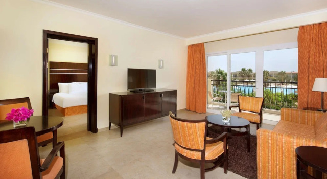 Двухместный люкс Mountainside Diamond с видом на бассейн DoubleTree by Hilton Sharm El Sheikh Sharm Bay