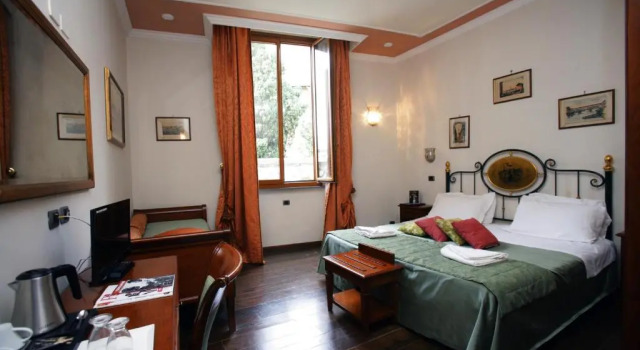 Четырёхместный номер Domus Florentiae Hotel