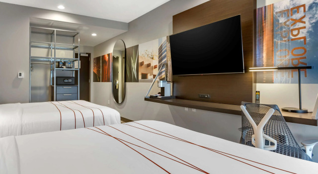 Vīb Hotel by Best Western Phoenix - Tempe, Забронировать Отель Пруд в Темпе Phoenix Metropolitan Area, рядом с Антропологический музей государственного университета Аризоны