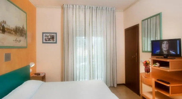 Трёхместный номер Standard с балконом Hotel Marselli