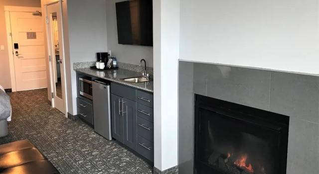 Люкс с частичным видом на море Starfish Manor Oceanfront Hotel