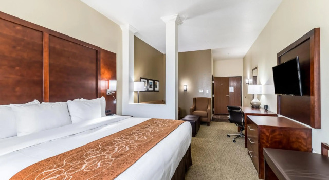 Comfort Suites Grand Prairie - Arlington North, Book Hotel Arlington Dallas - Fort Worth Metropolitan Area