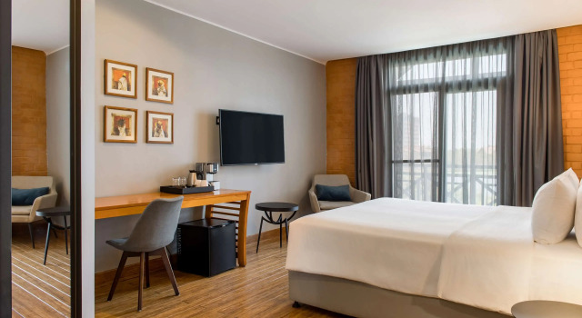Полулюкс Radisson Hotel Tamboho Waterfront Antananarivo