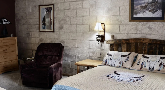 Четырёхместный люкс Rocky Mountain Lodge