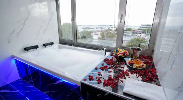 Номер Premium AURA MARINA HOTEL