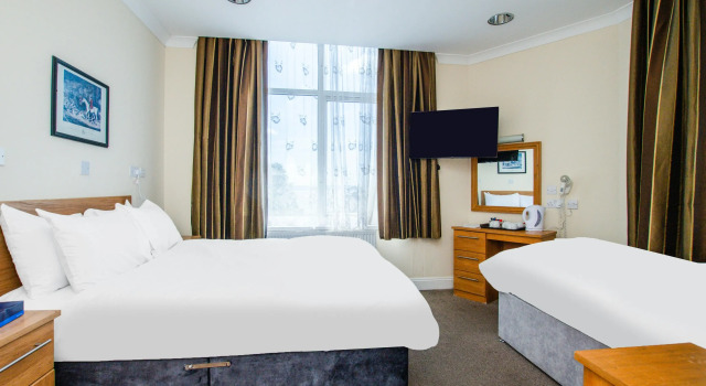 Russell Court Hotel, Varaa Hotelli Bournemouth Dorset