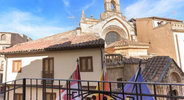 Hospedium Plaza Mayor Salamanca, Забронировать Хостел Рад Саламанка, рядом с Capilla de San Salvador o de Talavera