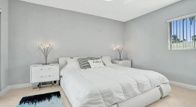 NEW Waterfront Dream 4br Pool House Boat Deck, Prenota Hotel North Lauderdale Broward County