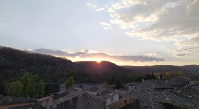 Vogüé meublé 2 étoiles, La plus belle vue de Vogüé, Prenota Appartamento Hotel a Alvernia con parcheggio, Parcheggio