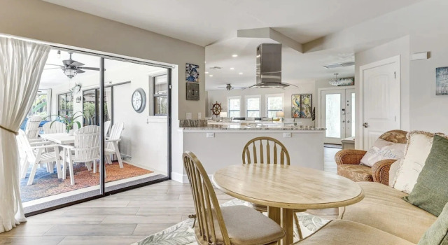 4 Mi to Delnor-wiggins! Bonita Springs Retreat, Book Feriehus Villaer i Florida, Villa