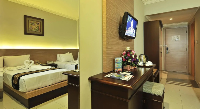 Camera Deluxe Hotel Grasia Semarang