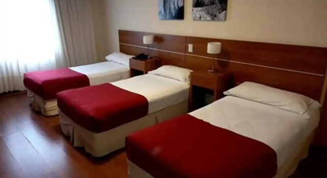 Трёхместный номер Standard Quorum Córdoba Hotel, Resort Urbano