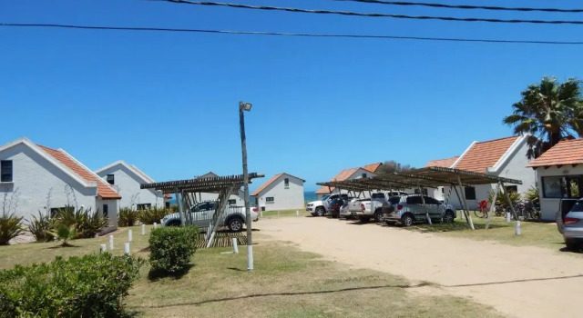 Коттедж с красивым видом из окна Bungalows Costa Esmeralda