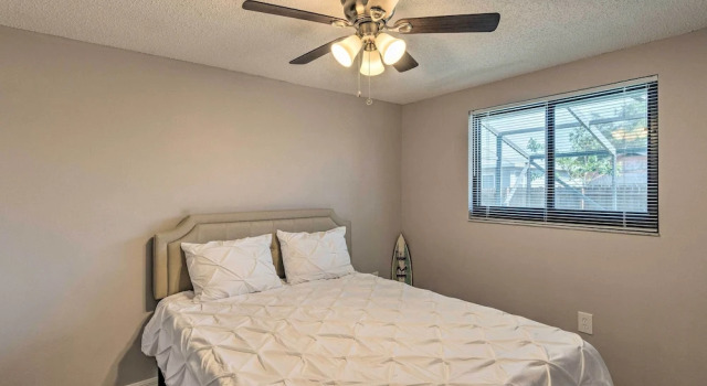 Bright Venice Home w/ Yard < 4 Miles to Beach!