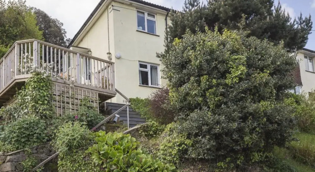 6 Knowle Court