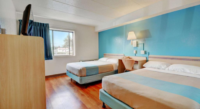 Четырёхместный номер Standard Motel 6-Newport, RI