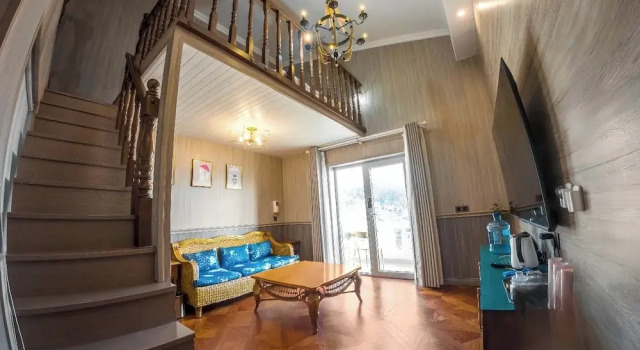Трёхместный семейный номер Standard с видом на внутренний двор Laoshan Swan Castle Vacation Garden B&B