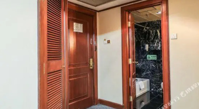 Люкс Superior с видом на реку Binjiang International Hotel