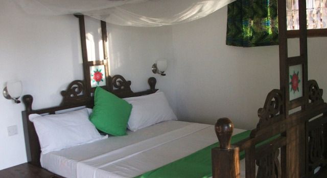 Bomani Beach Bungalows, Boek Hotel Bagamoyo Tanzania