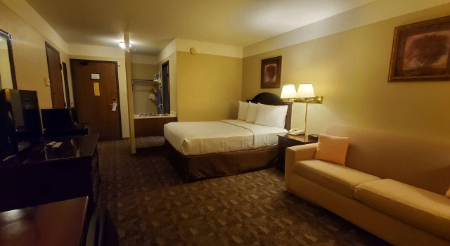 Двухместный номер Standard Avalon Hotel And Conference Center