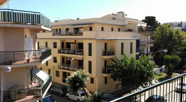 Apartment In The Port Of Llanca