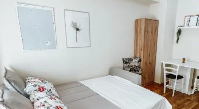Lovely studio-free parking 4, Rezerwuj Hotel Hotele w Skopje z parkingiem, Parking