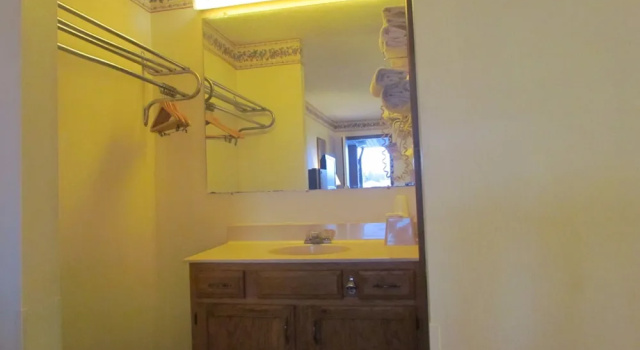Люкс Executive Travel Inn & Suites