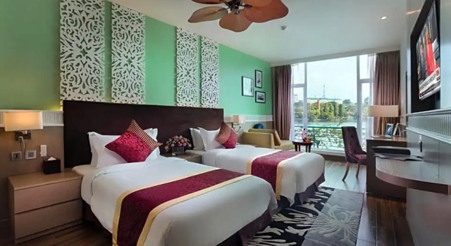 Номер Premier The Hanoi Club Hotel & Residences