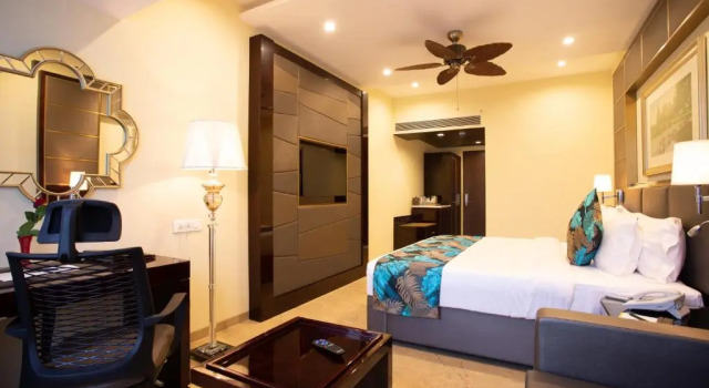 Номер Premium с балконом The Avenue Calangute