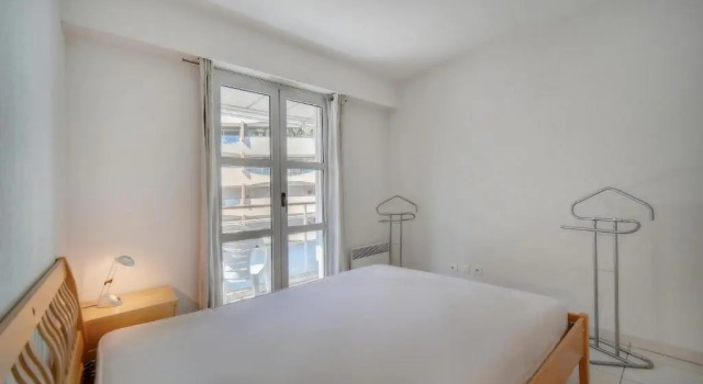 MODERNE 3 PIECES CANNES CENTRE AVEC BALCON l! A2B67, Забронировать Апартаменты/квартира Апартаменты Канн, рядом с Церковь Нотр-Дам-д'Эсперанс, Апартаменты/квартира
