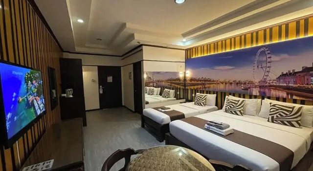 Двухместный номер Deluxe с балконом Angeles Palace Hotel