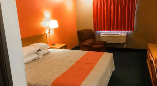 Motel 6 Saukville, WI, Book Motel Saukville Wisconsin