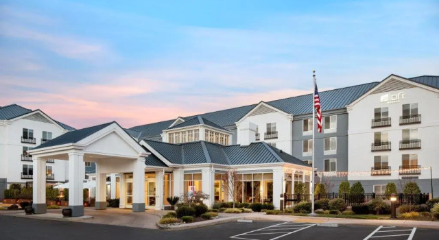 Четырёхместный номер Deluxe Aloft by Marriott Mountain View