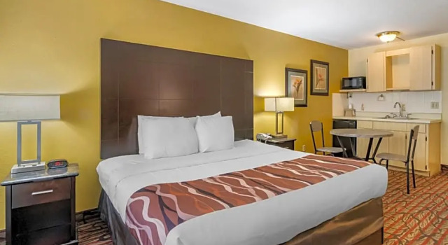 Номер Standard с видом на бассейн Rodeway Inn Central Clearwater Beach