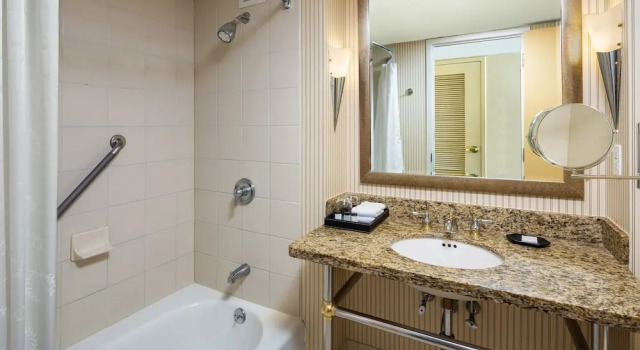 Четырёхместный номер Deluxe Sheraton Atlantic City Convention Center Hotel