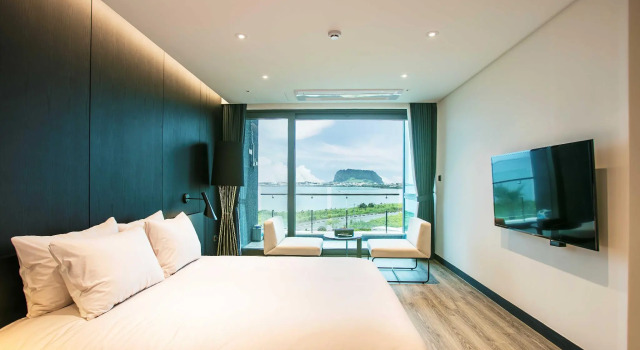 Номер Deluxe Hotel & Pool Villa Attirance