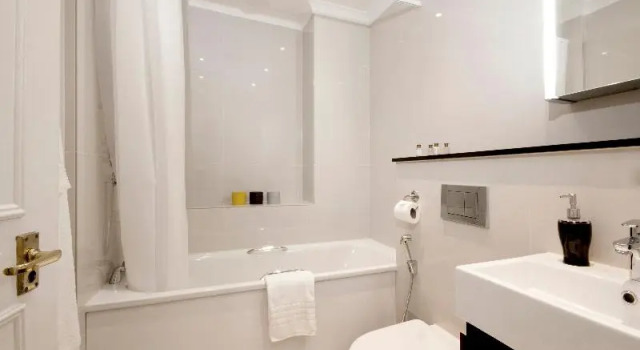 Номер Standard с балконом Manson Place Apartments