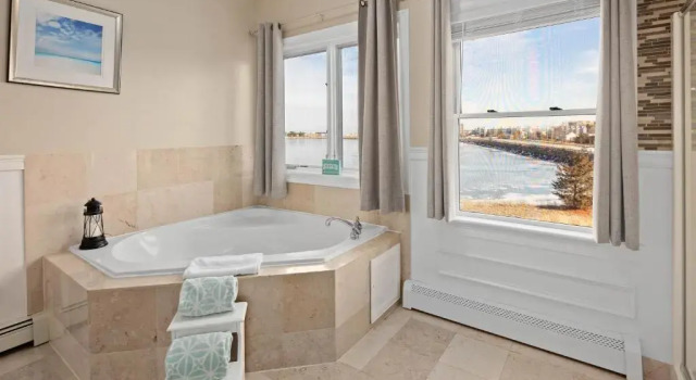 Люкс Superior The Beacon Waterfront Inn